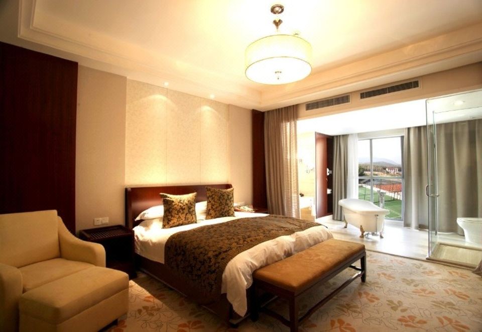 Yixing Bamboos International Conference CenterDeluxe Panoramic Suite