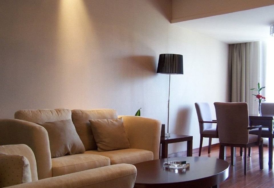 Yixing Bamboos International Conference CenterDeluxe Panoramic Suite