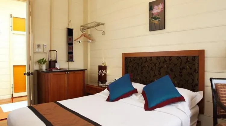 ห้องดีลักซ์ เตียงใหญ่ 1 เตียง