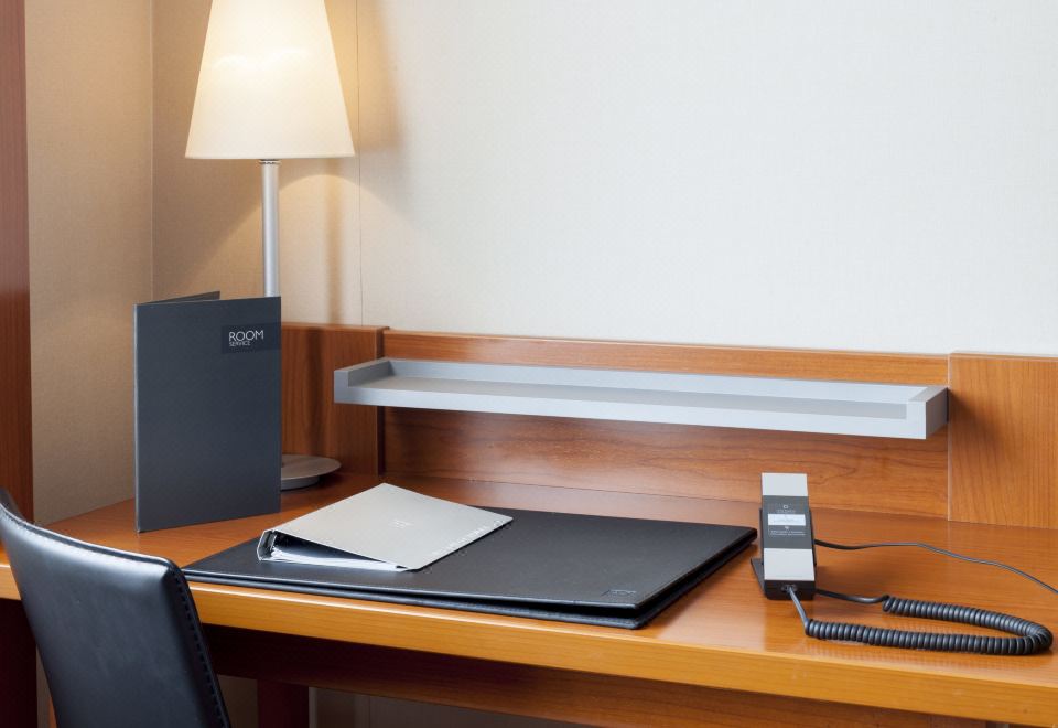 AC Hotel A CorunaStandard Plus Queen Room