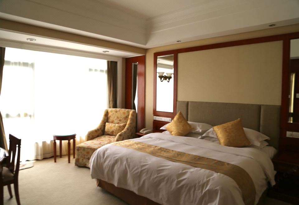Huiquan Dynasty HotelSea-view Suite