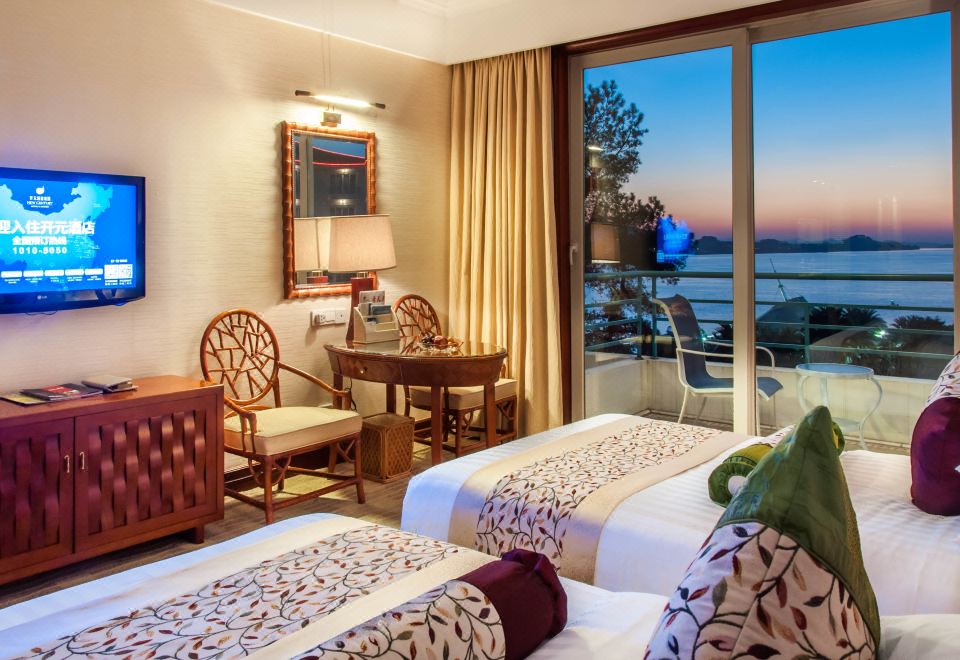 豪华湖景双床房