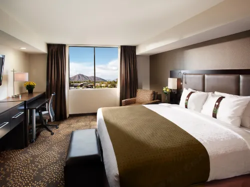 Holiday Inn & Suites PHOENIX AIRPORT NORTH by IHG