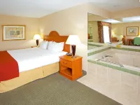 Holiday Inn Express & Suites PARKERSBURG - MINERAL WELLS by IHG Hotels in 