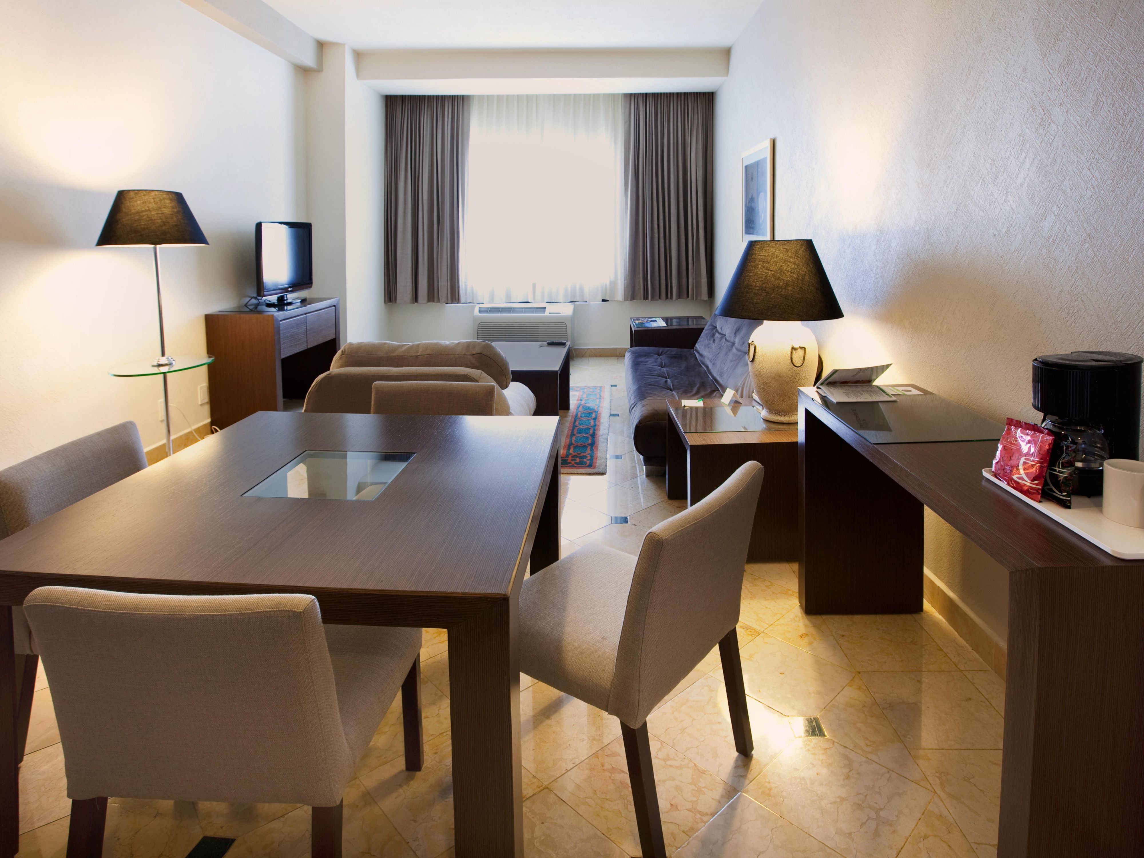 一卧室特大床套房