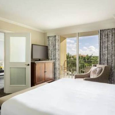 Tiburon Suite, 1 Bedroom Larger Suite, 1 King, Sofa Bed, Golf View, Balcony