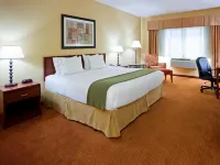 Holiday Inn Express & Suites STEVENS POINT by IHG