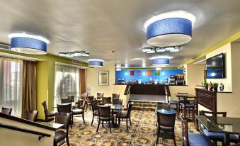 Comfort Inn & Suites St Pete - Clearwater International Airport
