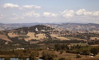 Castello Izzalini Todi Resort