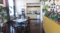 Days Inn & Suites by Wyndham South Gate