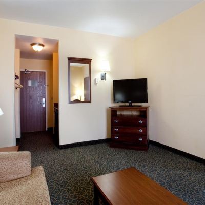 Suite-1 King Bed, Non-Smoking, Two Rooms, Sitting Area, Sofabed, Wet Bar, Microwave And Refrigerator, Full Breakfast