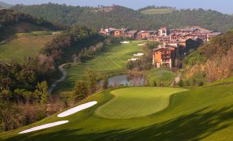 Red Flag Valley Golf Hotel