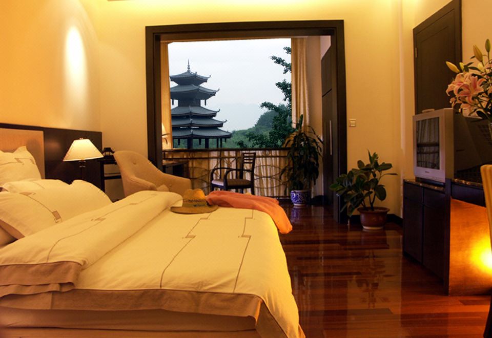 GuiLin Merryland Resort HotelOne-bedroom Suite
