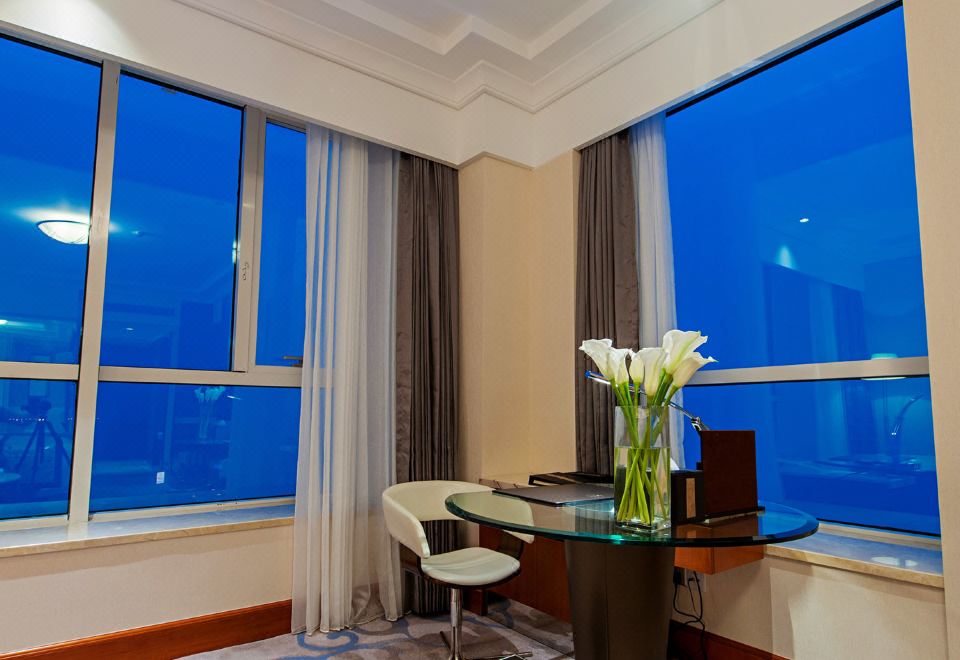 World Trade Winning HotelSuperior River-view Queen Room