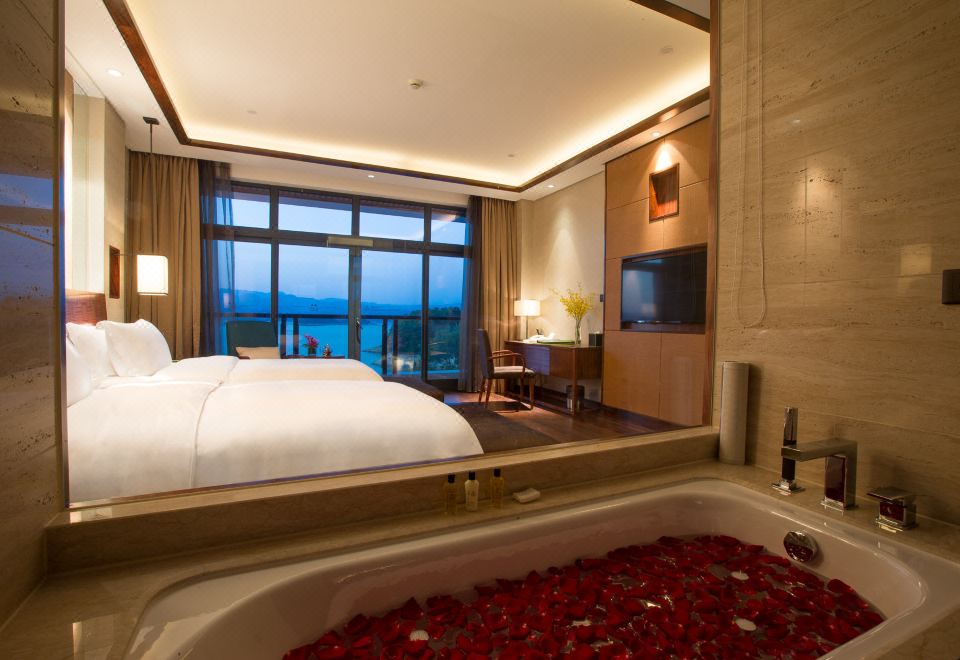 Narada Qiandao Lake ResortCentral Lake View Twin Room