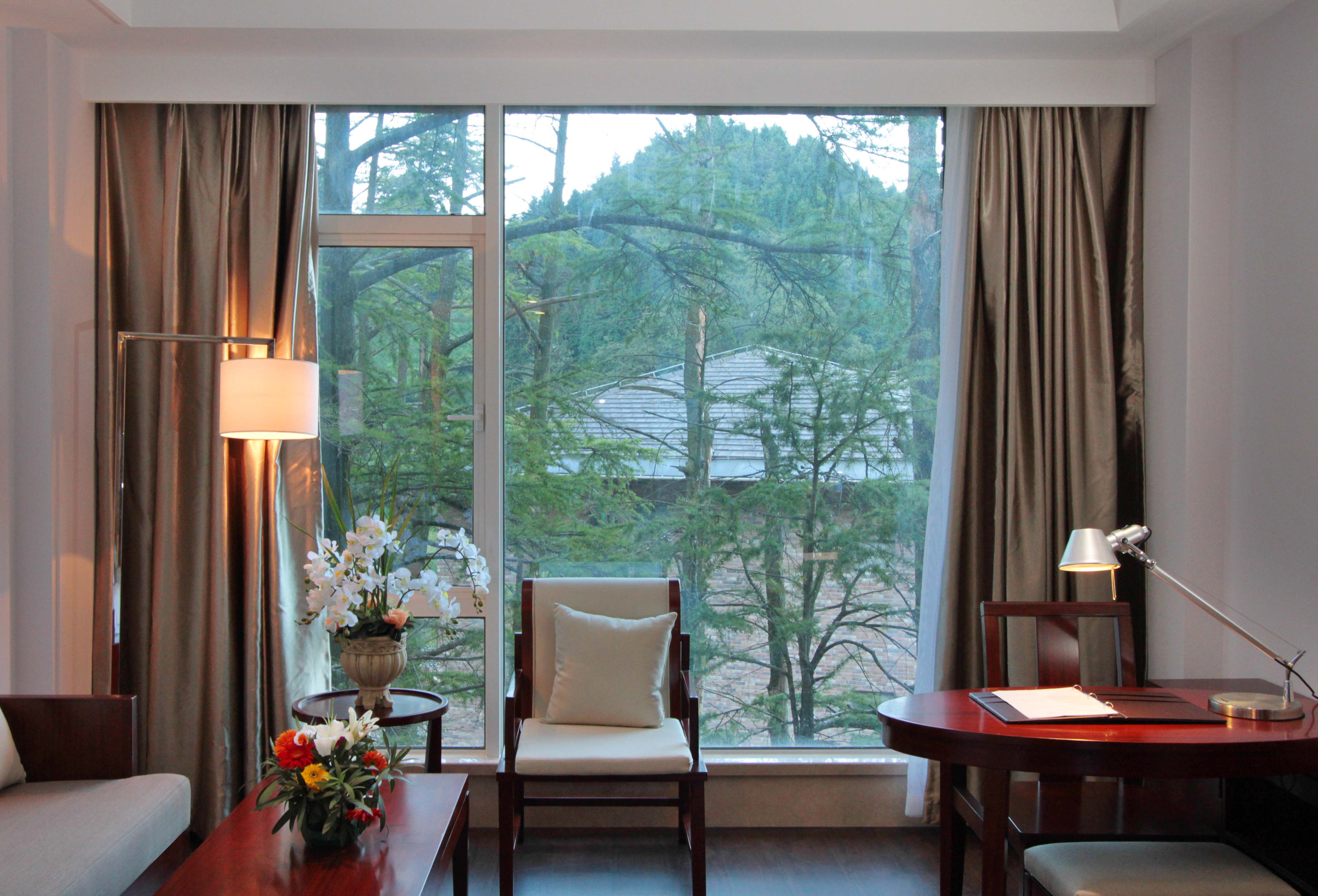 观山.望谷大床房【晨起云海·夜幕落日】