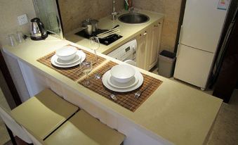 City Center Boutique Apartment Hotel (Shanghai Nanjing West Road)