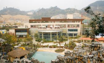 Poly Hot Spring Spa Hotel