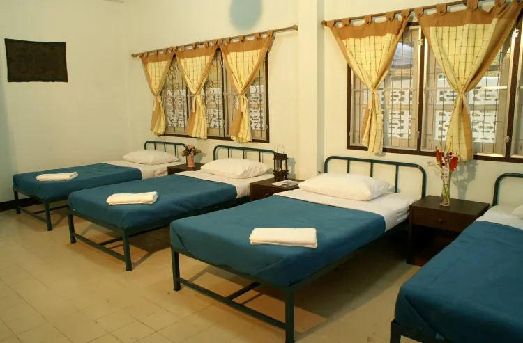 Bed in 6 Beds Domitory with Fan