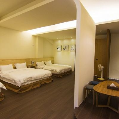 Six-person Room