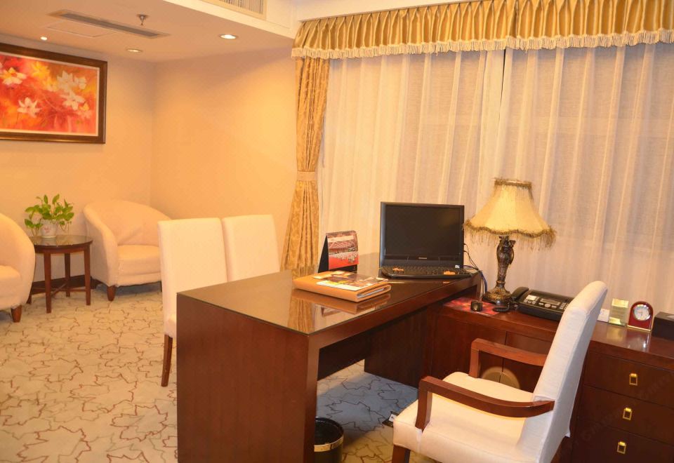 行政豪华套房（小度音箱+助眠床垫+180度全景）