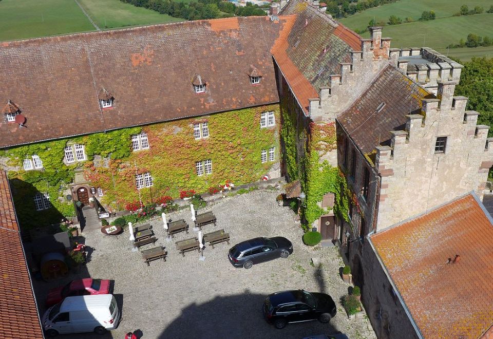 Schloss Saaleck - Housity
