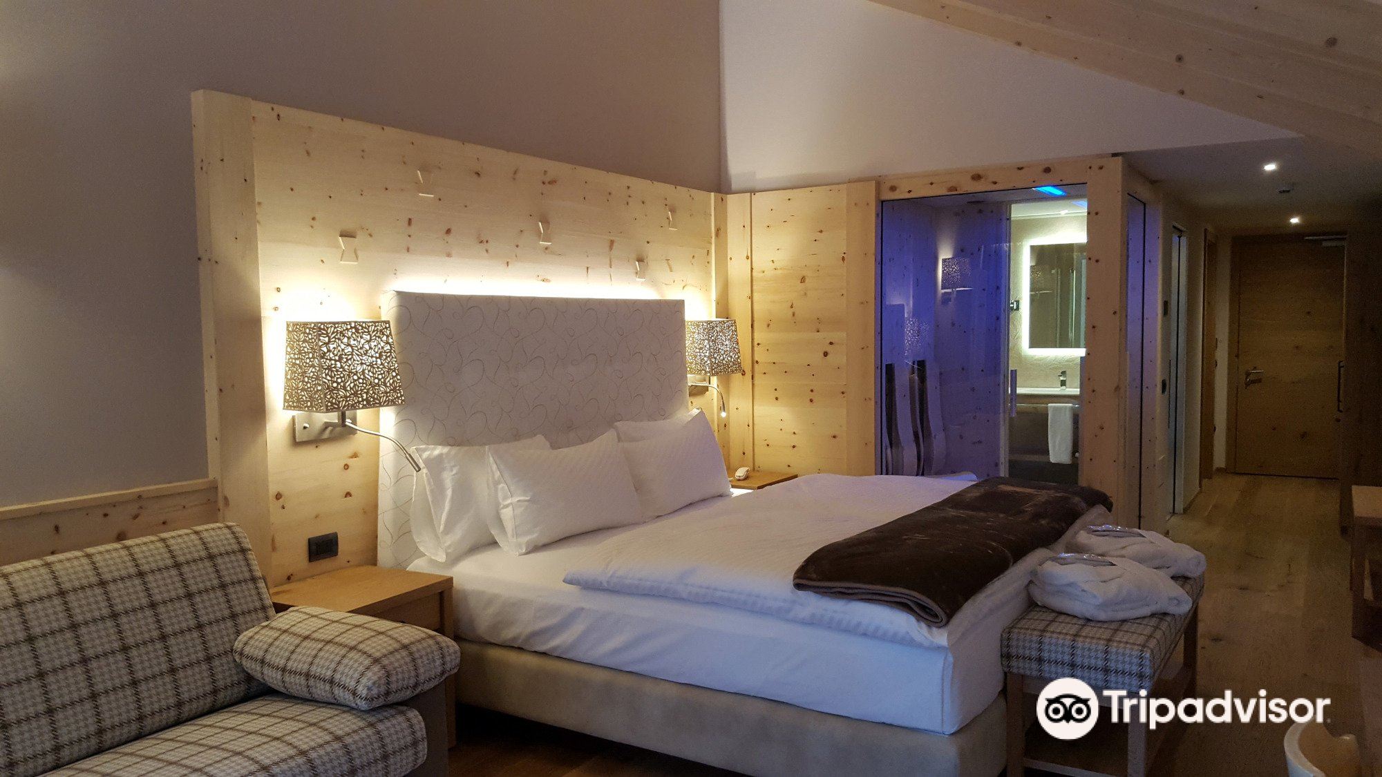 小型套房-带桑拿浴室