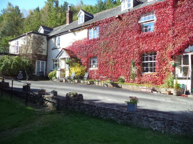 Lodgehill Hotel - Housity