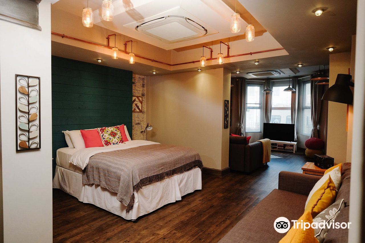 豪华特大床一室房