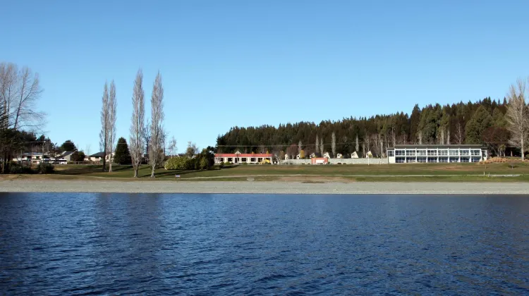 テ アナウ レイクビュー ホリデイ パーク & モテルズ 外観