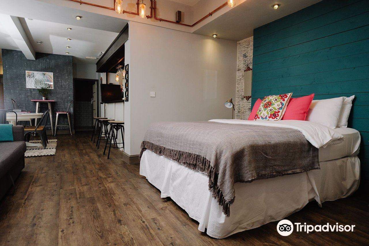 豪华特大床一室房